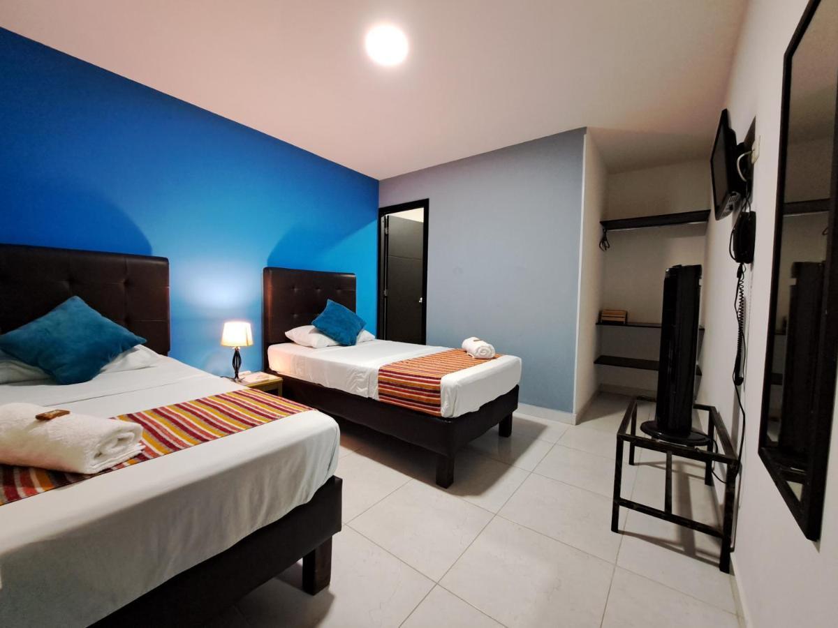 Hotel 9-25 Pereira Esterno foto