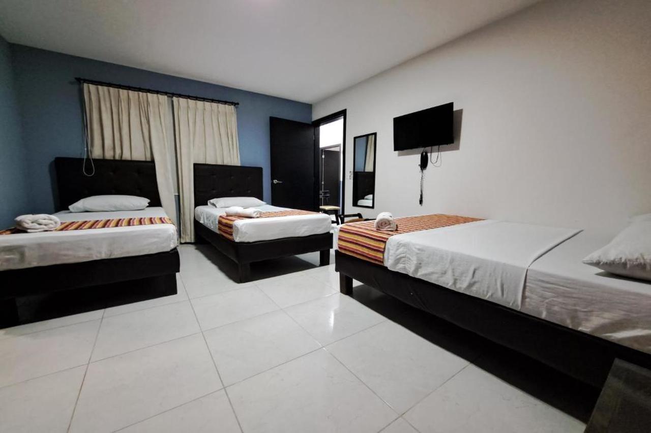 Hotel 9-25 Pereira Esterno foto